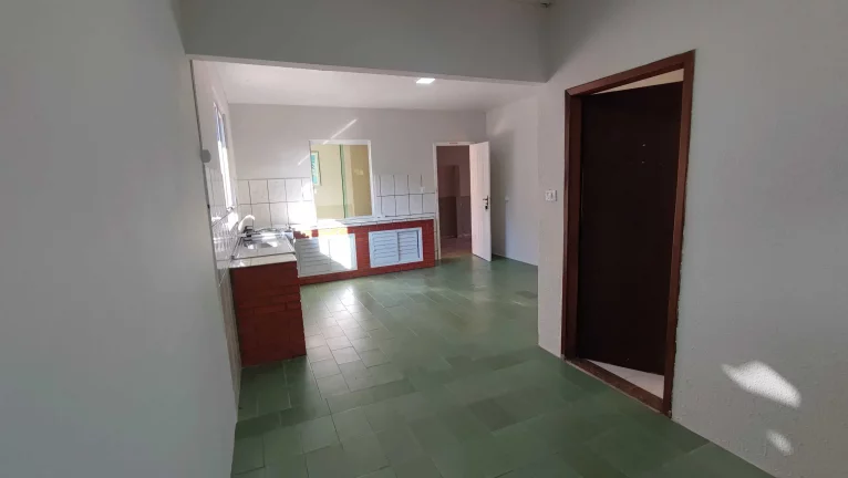 Imagem Casa com 3 dormitórios sendo 1 suíte e 2 vagas de garagem no bairro são Judas Itajai/SC