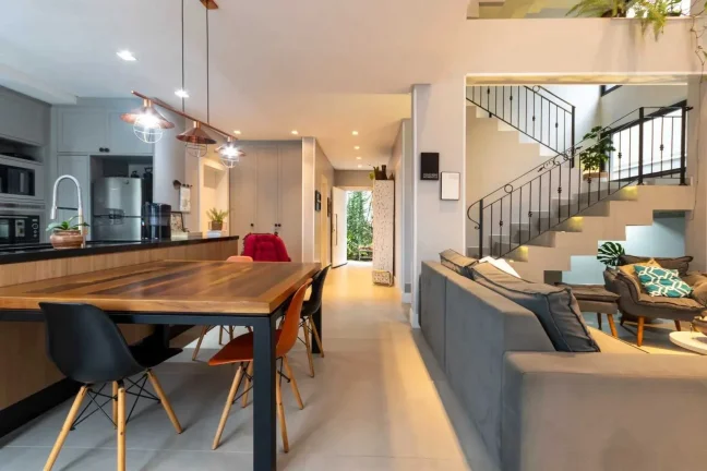 Imagem Apartamento com 3 dormitórios sendo 2 suítes e 2 vagas de garagem em Balneário Camboriú/SC