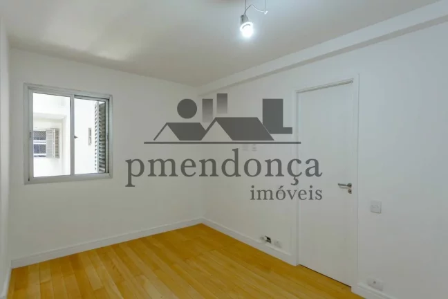 Imagem Apartamento reformado no Sumaré, 3 dormitórios (1 suíte) e 1 vaga.