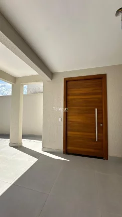Imagem Sobrado Alto Padrão, 3 suítes, em Jardim Planalto, Goiânia/GO