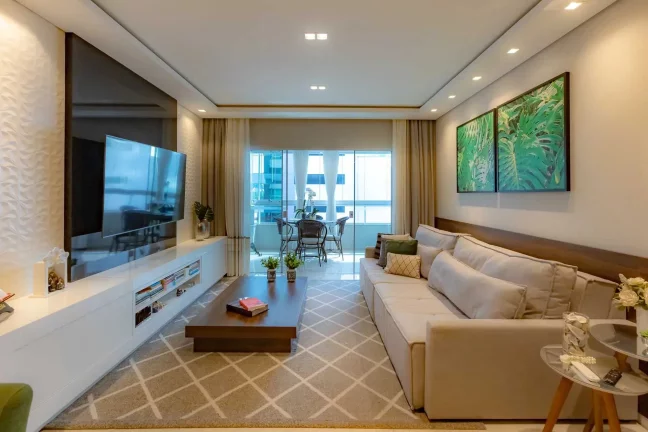 Imagem Apartamento com 2 demi suítes e 1 suíte, 2 vagas de garagem no Centro de Balneário Camboriú
