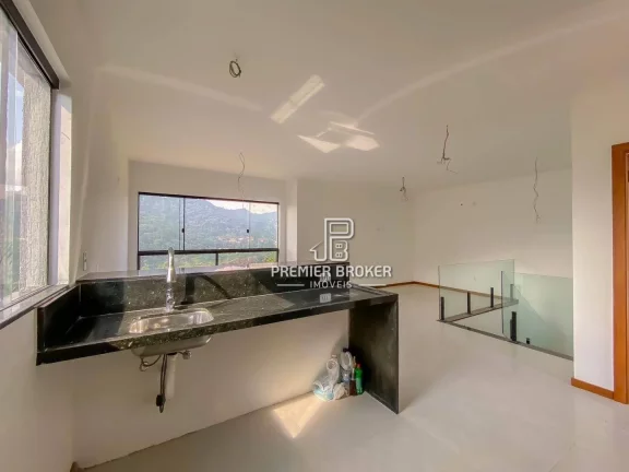 Imagem Casa com 3 dormitórios à venda, 116 m² por R$ 849.000,00 - Golfe - Teresópolis/RJ