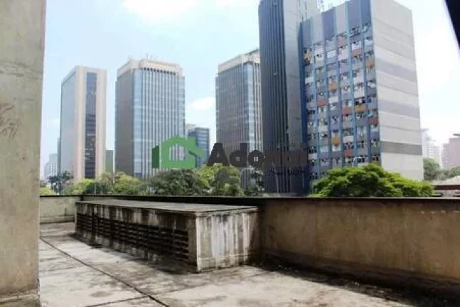 Imagem Vende-se meia laje comercial (REFORMADA E ALUGADA) na Faria Lima em prédio