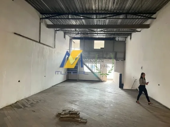 Imagem ???? "Parado você já tá... bora lucrar com esse galpão em Mauá!"