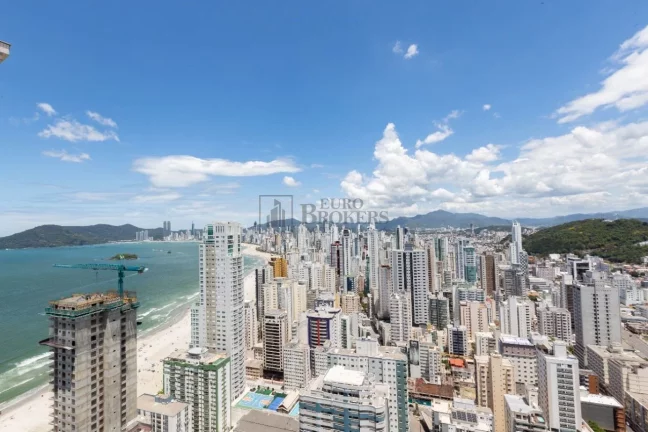 Imagem Apartamento à venda com 04 suítes no Centro de Balneário Camboriú/SC