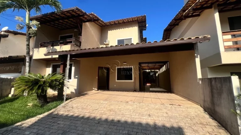 Imagem Casa à venda em Macaé-RJ, bairro Cancela Preta! 3 quartos, 1 suíte, 4 banheiros, 3 vagas, 233m². Venha conferir!