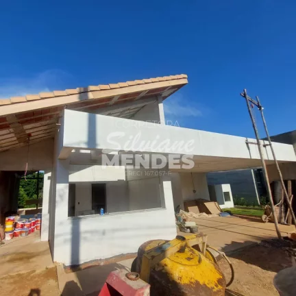 Imagem Imponente residência 402 m² com 5 suítes e complexo de lazer privativo