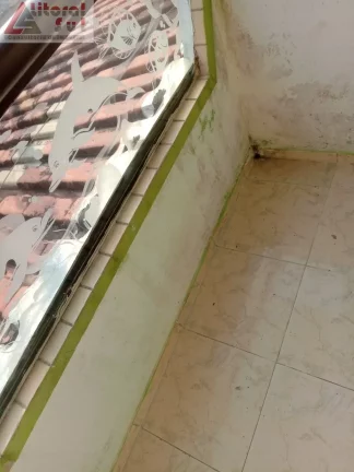 Imagem Casa à venda em Praia Grande-SP, bairro Maracanã: 2 quartos, 1 suíte, sala, 2 banheiros, 1 vaga e 75m² de área. Imperdível!