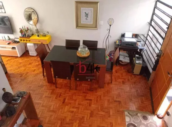 Imagem Casa no Campo Belo - SP com 3 dormitórios sendo 1 suíte.