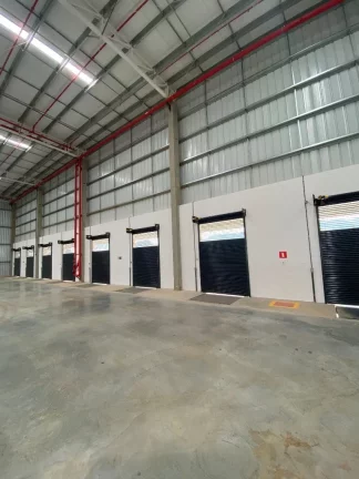 Imagem Galpão logístico Comercial para Locação em Extrema-MG: Centro, 12 Vagas, 2.929,21 m² de Área.