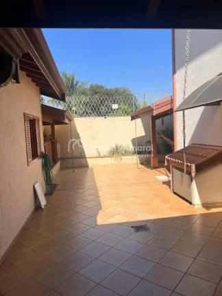 Imagem Terreno: 321 m²
Construção: 252 m²
Documentação: Totalmente regularizada

Características do ...