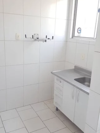 Imagem Apartamento reformado e ensolarado na Cidade Baixa — a um passo da Redenção!