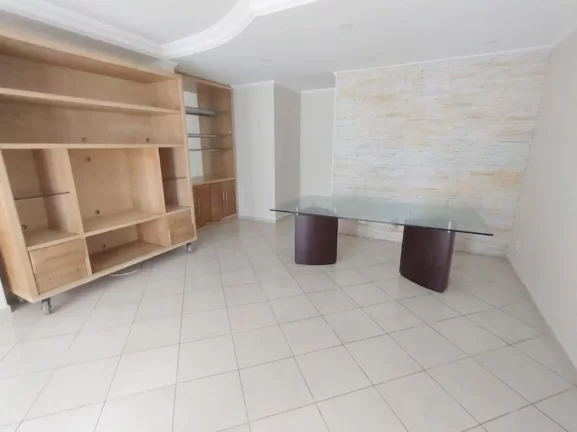 Imagem AMPLO APARTAMENTO COM 4 DORMITÓRIOS, SENDO 2 SUÍTES E O 4º DORMITÓRIO OPCIONAL, 2 VAGAS, VARANDA ESTENDIDA, NA REGIÃO NOBRE DA PITANGUEIRAS NO GUARUJÁ