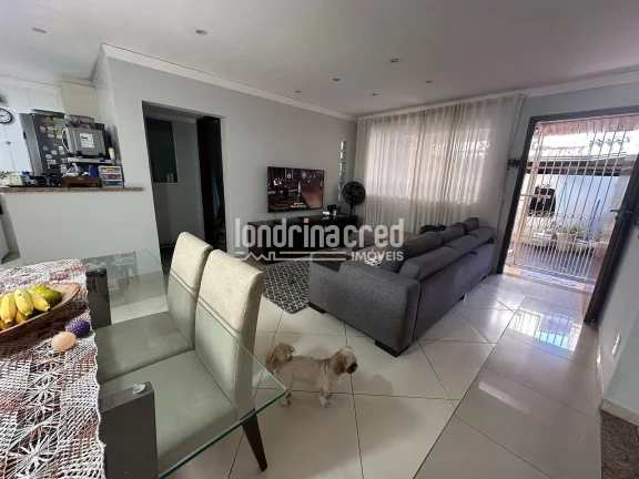 Imagem Casa em Londrina com duas residências independentes, energia solar, área gourmet com churrasqueira e localização excelente — ideal para morar e investir!