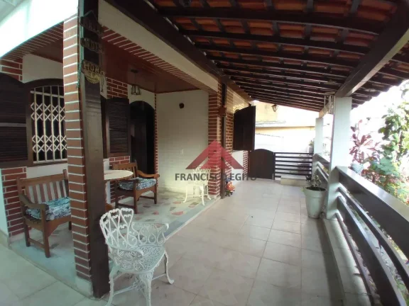 Imagem Casa com 3 dormitórios à venda, 133 m² por R$ 700.000,00 - Mutuá - São Gonçalo/RJ