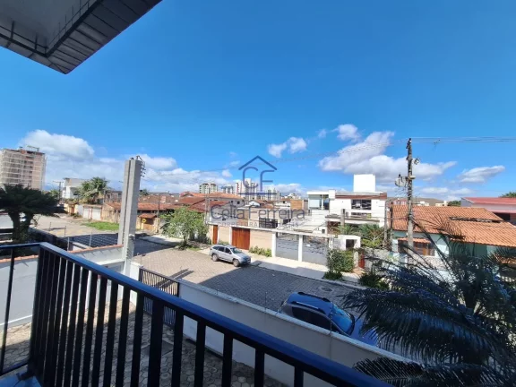 Apartamento bem localizado, próximo à praia e comércios na Martim de Sá - Caraguatatuba/SP
