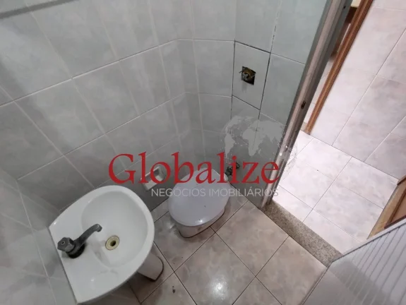 Imagem LINDO APARTAMENTO DE 2 DORMITÓRIOS COM DEPENDÊNCIA COMPLETA DE EMPREGADA E GARAGEM FECHADA NO BAIRRO DO ESTUÁRIO EM SANTOS (SP) POR R$.480.000,00.
