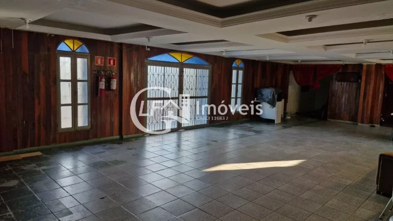 Imagem Oportunidade Imperdível ? Salão Comercial com 3.700m² Localização Estratégica na Rua Dom Aquino ? Em Frente à Praça das Araras (Cabeça de Boi)