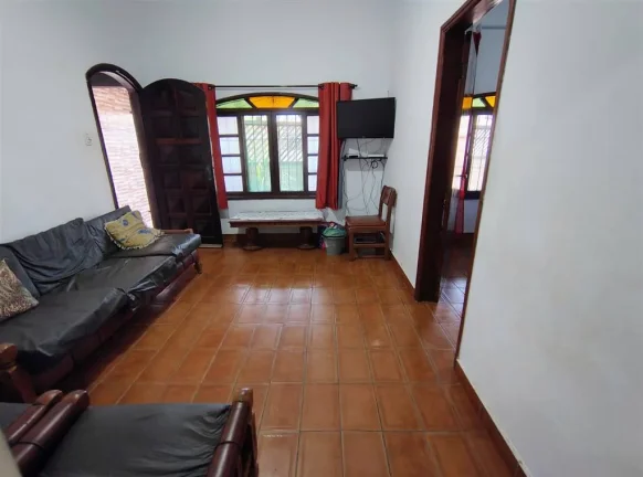Imagem Casa com quartos + edícula e Piscina em Praia Grande