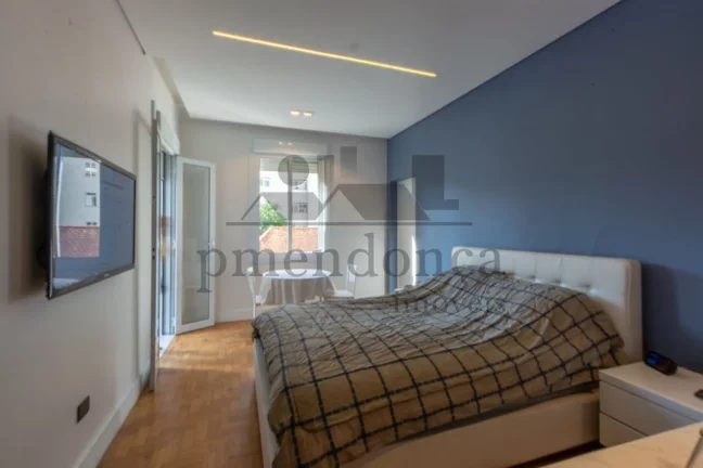 Imagem Apartamento reformado em edifício clássico da Av Angélica, ao lado da Praça Buenos Aires.