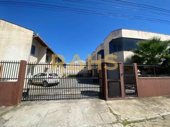 Excelente casa em condomínio fechado no bairro Itajuba em Barra Velha, bem próximo Barra shopping....