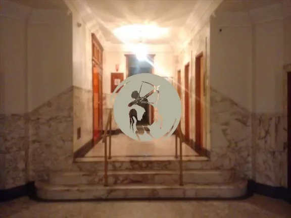 Imagem APARTAMENTO DE 1 DORMITÓRIO GRANDE DE FRENTE PARA O MAR COM SACADA E REFORMADO