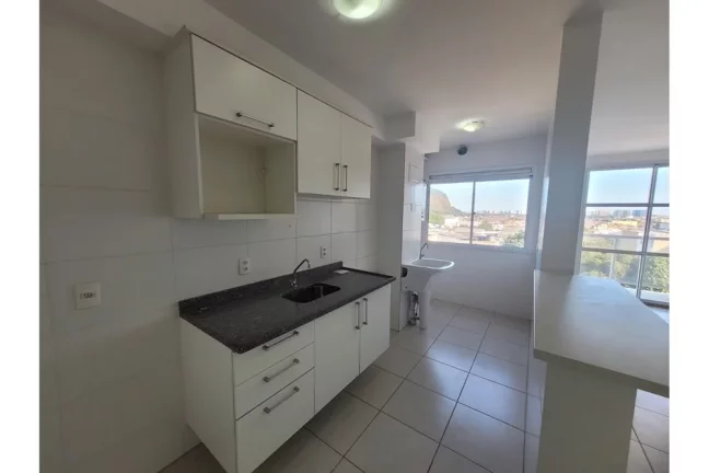 Imagem Apartamento 2 quartos, 1 suíte, em condomínio clube no Anil