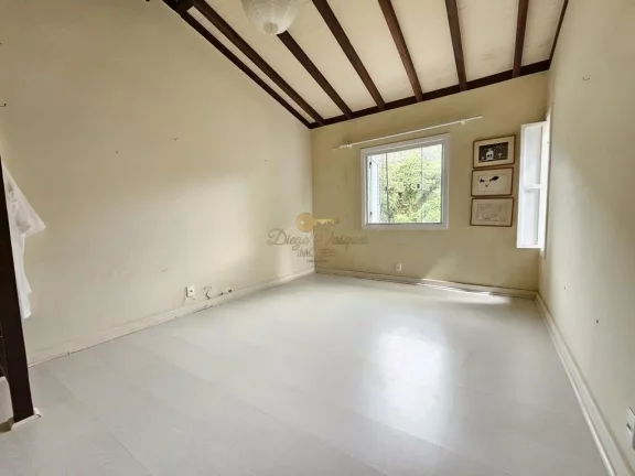 Imagem Casa para Venda em Teresópolis / RJ no bairro Albuquerque