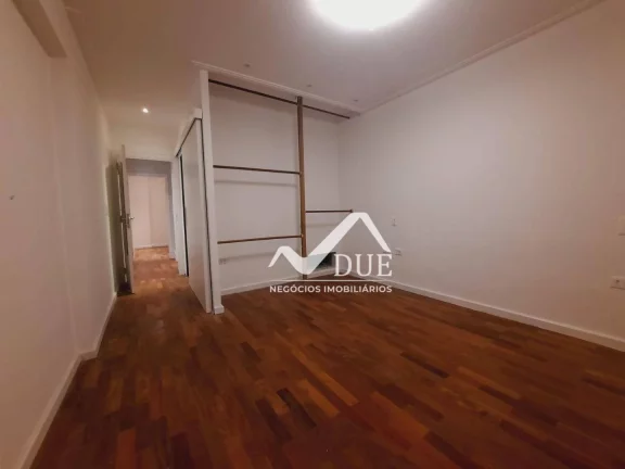 Imagem Apartamento com 3 quartos, ampla cozinha, vaga demarcada à venda, 135 m² por R$ 690.000 - José Menino - Santos/SP