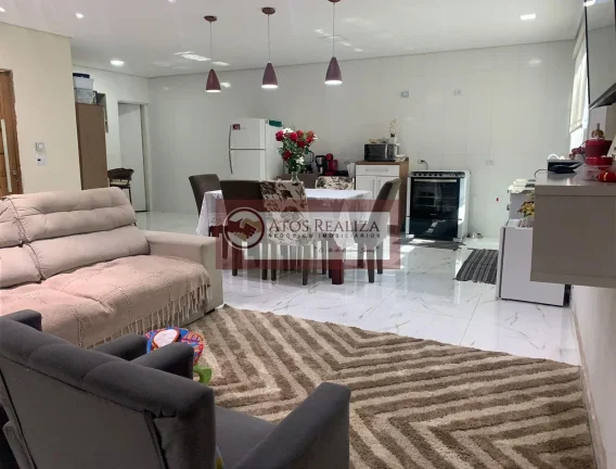 Imagem Vendo SUPER imóvel no Jardim casa grande. Lindo sobrado em uma Área total de 380m², com área útil 215m², esse imóvel conta com 3 Dormitórios, sendo 2 Suítes com Closet, sala de Tv, sala e cozinha conceito aberto, 2 vagas de garagem cobertas, muitos espaço