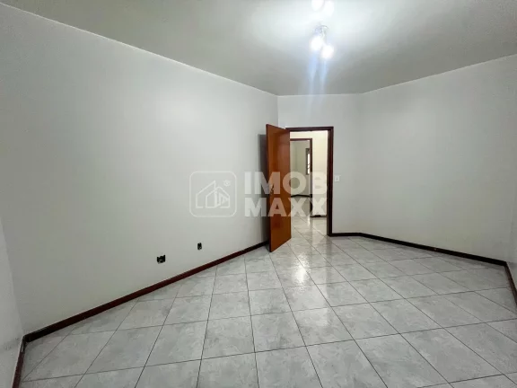 Imagem Venda Rua 3 Casa Vicente Pires 3 quartos 2 suítes 3 banheiros terreno grande.