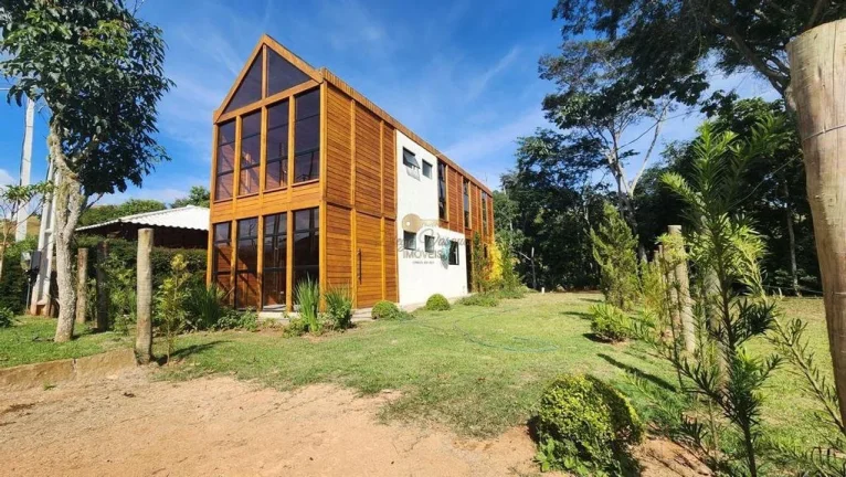 Imagem Casa em Condomínio para Venda em Teresópolis / RJ no bairro Vale Alpino