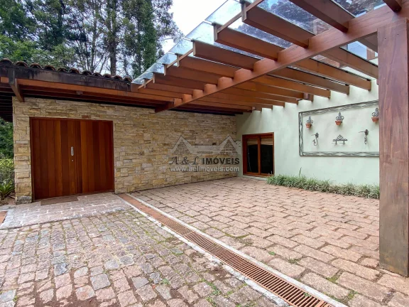 Imagem Casa à venda em Campos do Jordão - Com 04 suítes em condomínio fechado