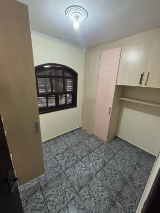 Imagem Sobrado com 2 suítes com garagem - Próximo Praça Sampaio Vidal