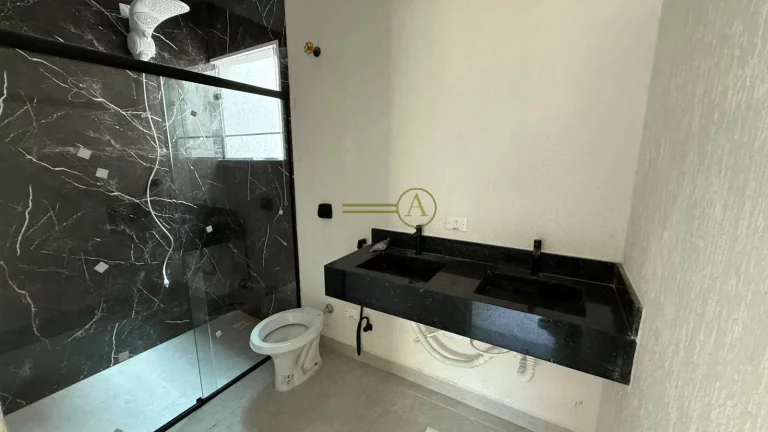 Imagem Oportunidade casa térrea apenas 100 metros da praia, totalmente reformada
