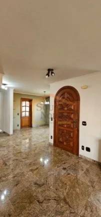 Imagem Apartamento duplex, 275m² em prédio exclusivo com apenas seis unidades. 4 dormitórios, sendo 2 su...