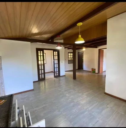 Imagem Vendo esta linda casa muito próximo ao centrinho de lumiar. Nova Friburgo