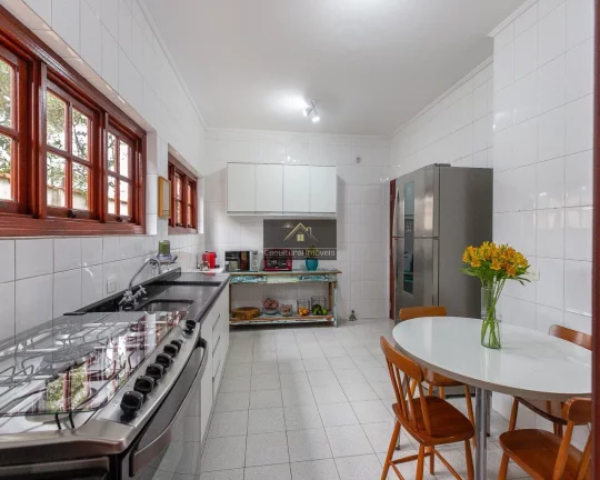 Imagem FRENTE PARA REPRESA DE GUARAPIRANGA PÉ NA ÁGUA ALTO PADRÃO SOBRADO 410,00 M CONSTRUÍDOS 3 SUÍTES 3 SALAS COZINHA AMPLA EDÍCULA 8 VAGAS ÓTIMO LOCAL