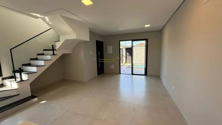 Imagem Lindo sobrado à venda novíssima com planejado de esquina apenas 600m praia