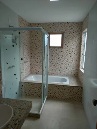 Imagem Casa de condomínio à venda em Maricá, São José do Imbassaí, com 3 quartos, 100m2
