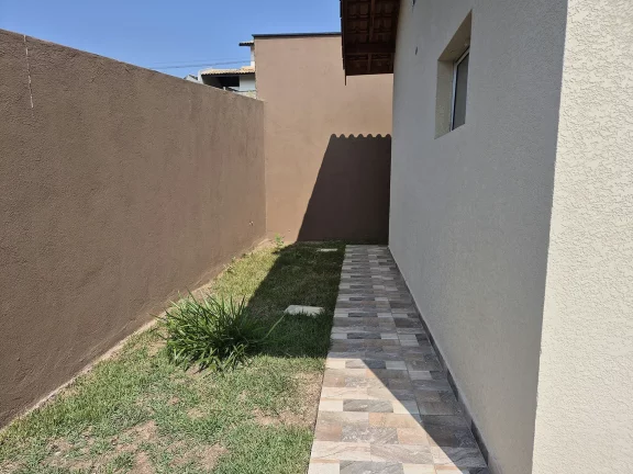 Imagem Casa à venda ou para alugar com 2 quartos, sendo 2 suítes, no condomínio Serra Verde, Atibaia - SP