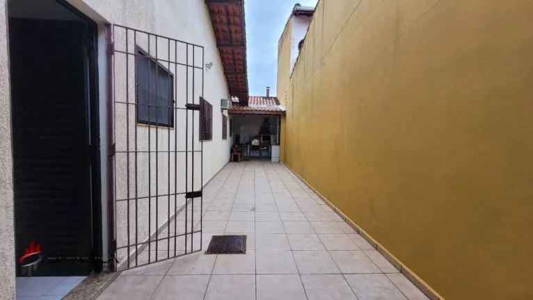 Imagem Casa com 2 dormitórios à venda, 72 m² por R$ 590.000,00 - Jardim Imperador - Praia Grande/SP