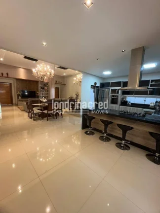 Imagem Casa Térrea de Alto Padrão no Condomínio Pitanguá em Londrina, 3 Suítes, 279m² Construídos, Lazer Completo e Localização Privilegiada Próx. Catuaí