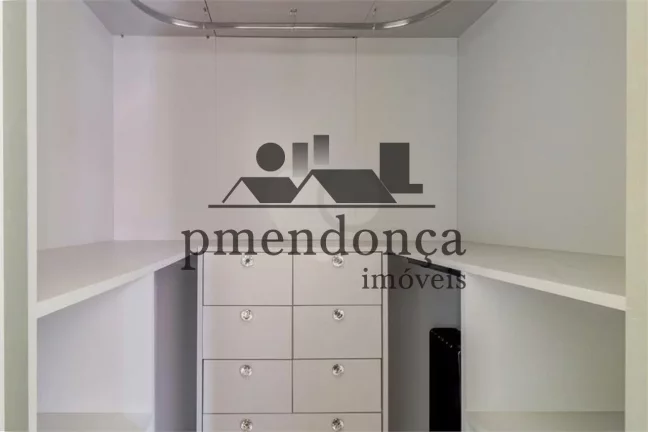 Imagem Apartamento em andar alto, totalmente reformado, em Perdizes com 84m²