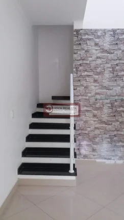 Imagem Vendo Oportunidade no bairro pedreira. Vendo Lindo Sobrado no bairro Pedreira, 3 dormitórios, sendo 1 suíte, sala estar e sala de jantar amplas de 9m2 cada, 4 banheiros, 2 vagas de garagem, valor de super Oportunidade R$ 560.000, Confira.