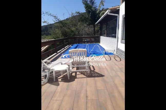 Imagem Casa com 3 dormitórios à venda, 344 m² por R$ 990.000,00 - Albuquerque - Teresópolis/RJ