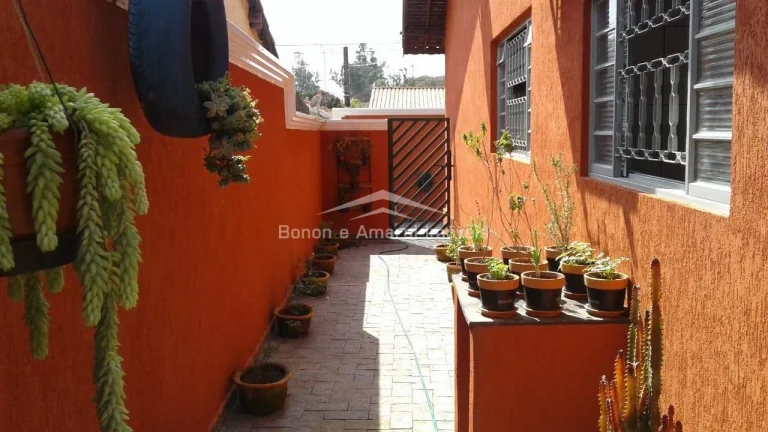 Imagem Casa residencial e comercial à venda em Valinhos

Ótima casa térrea, podendo ser residencial ou c...