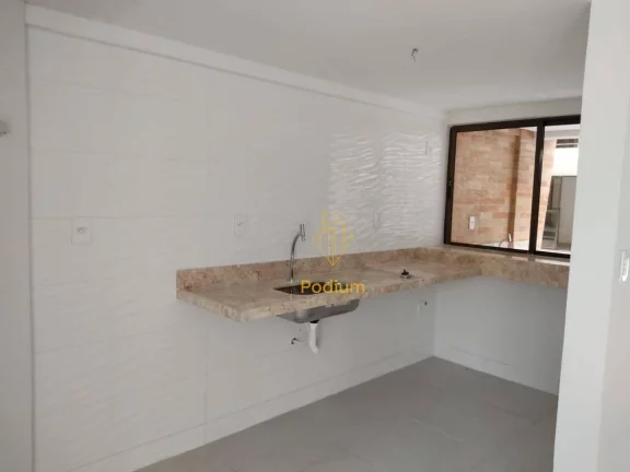 Imagem Casa Tríplex em condomínio fechado no Marítimus Club a 230m da praia de Poço- CA0115