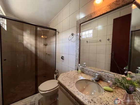 Imagem Casa à Venda no Jardim Centro em Patos de Minas – 5 Quartos, Suíte e Área Gourmet