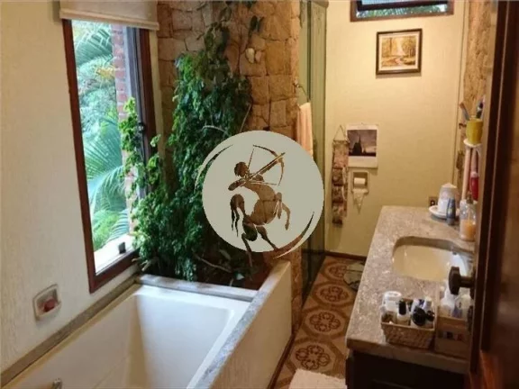 Imagem SOBRADO LOCALIZADO NO MELHOR CONDOMINIO FECHADO DE SANTOS CASA MUITO BEM DISTRIBUIDA INTEGRADA COM A...